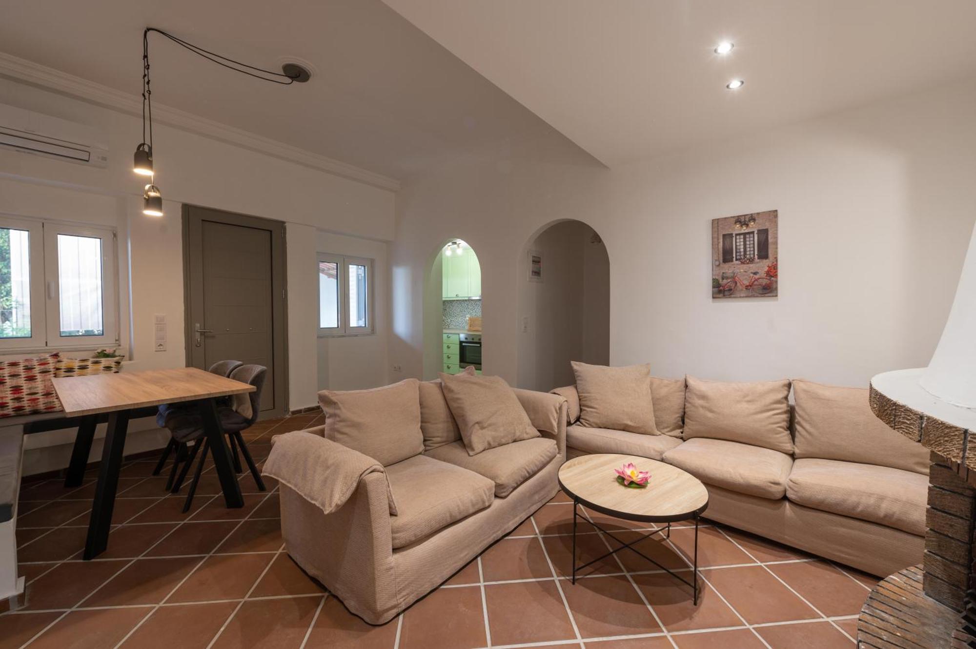 Memories Gytheio Villa Exterior photo